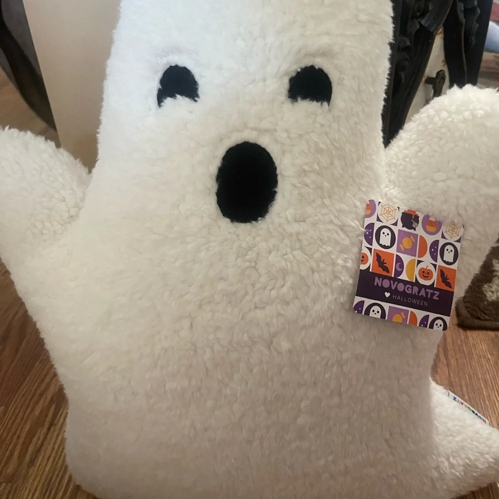 NEW Novogratz JUMBO white ghost pillows SET OF 2 viral TikTok